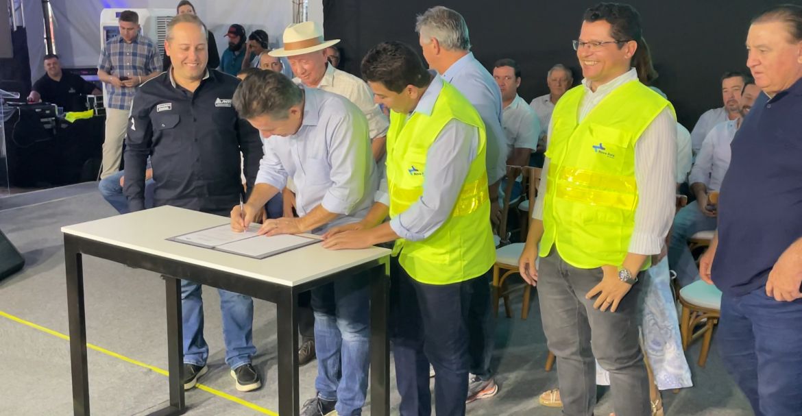 Governador, Prefeito e entidades no evento de lançamento da duplicação da BR-163.